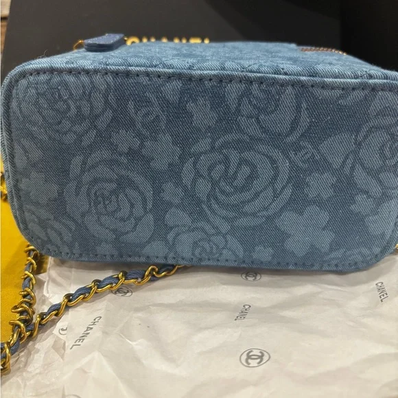 Chanel Makeup line Blue Floral Denim Shoulder Bag with Gold Accents - Picture 11 of 16